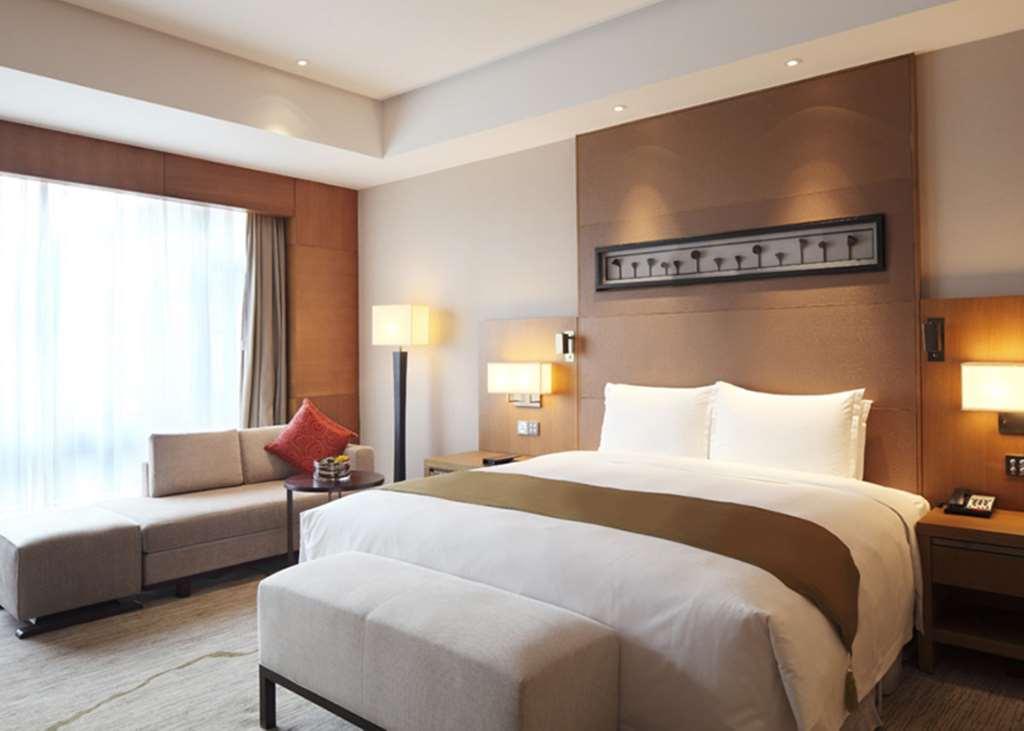 Doubletree By Hilton Jiaxing Hotel Room photo