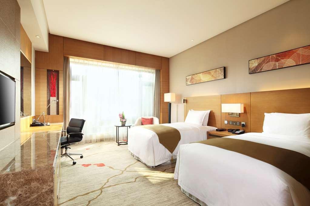 Doubletree By Hilton Jiaxing Hotel Room photo